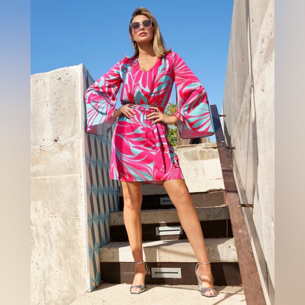 Sirena Abstract Print Flare Sleeve Charmeuse Dress Blue/Pink Size L